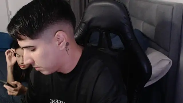 dereckbrownn online show from 12/12/24, 09:04