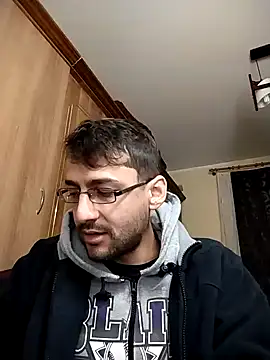 Snapshot of HungEddy chatting on 12/20/24, 02:08 HungEddy online show from 12/20/24, 02:08