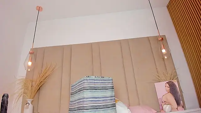 SabrinaAlcantara1 online show from 02/11/25, 12:06