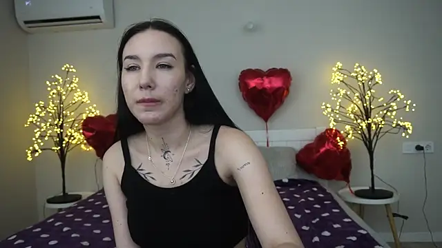 NikkiGoldSide online show from 03/03/25, 07:49