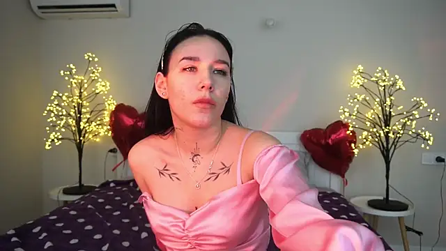 NikkiGoldSide online show from 03/08/25, 07:09