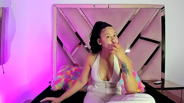 Sofia-candyht online show from 02/18/25, 09:09