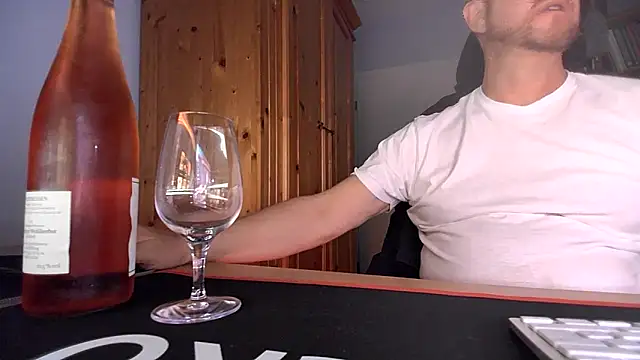 Tom PP cgn online show from 10/28/25, 10:23