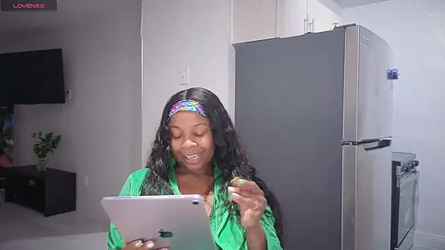 Snapshot of miamiworld chatting on 04/21/26, 02:51 miamiworld online show from 04/21/26, 02:51