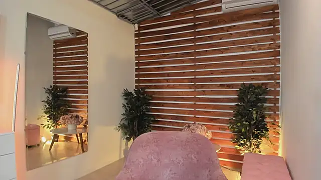 Sapphire Venuss online show from 03/01/25, 11:37