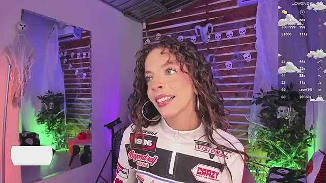 Sapphire Venuss online show from 10/15/25, 02:55