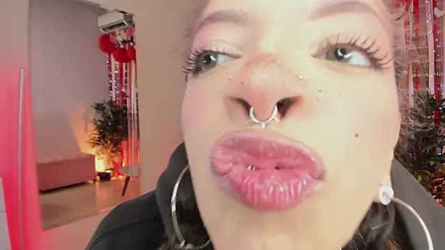 Sapphire Venuss online show from 02/16/26, 12:40