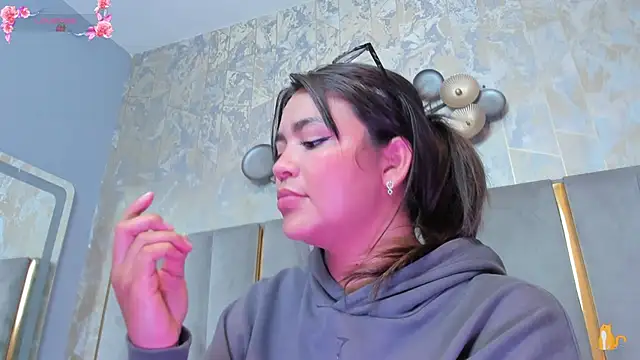 KimDevinne online show from 03/08/26, 02:59