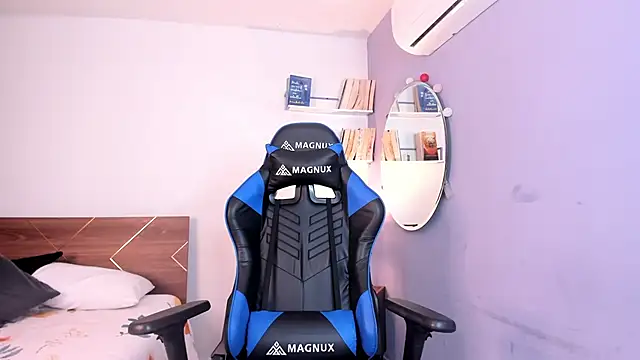 amber maxwell online show from 02/15/25, 08:43