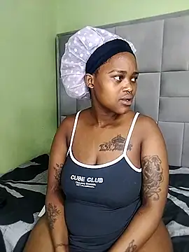 Snapshot of ThickPearlx23 chatting on 11/27/25, 06:54 ThickPearlx23 online show from 11/27/25, 06:54