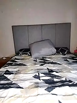 ThickPearlx23 online show from 02/07/26, 06:28