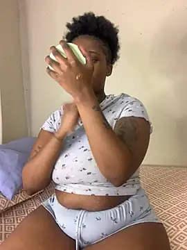 ThickPearlx23 online show from 07/12/26, 06:21
