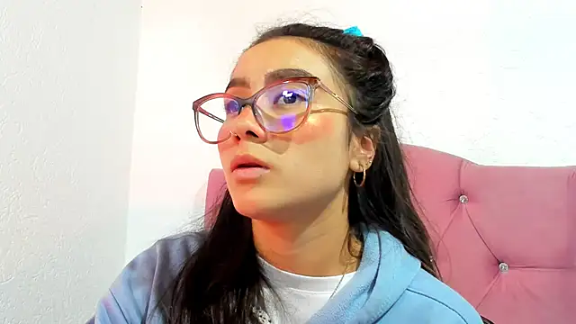 Snapshot of teffy_lee chatting on 02/06/25, 08:13 teffy lee online show from 02/06/25, 08:13