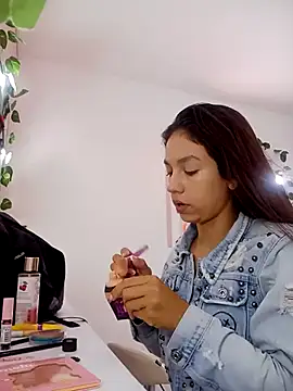 Luci And Sofi online show from 10/18/25, 12:28