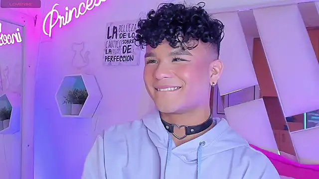 Snapshot of EthanCollens chatting on 01/17/25, 10:01 EthanCollens online show from 01/17/25, 10:01