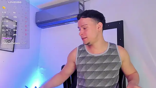 Snapshot of JadeSmiith_ chatting on 03/05/25, 09:59 JadeSmiith online show from 03/05/25, 09:59