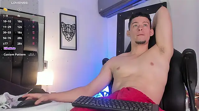 Snapshot of JadeSmiith_ chatting on 03/22/25, 10:15 JadeSmiith online show from 03/22/25, 10:15