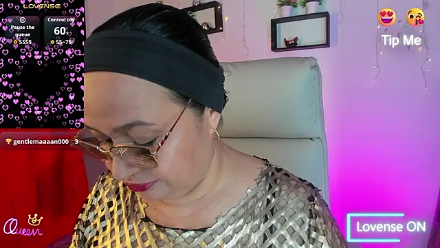 Gia Nahomi online show from 02/15/26, 09:22