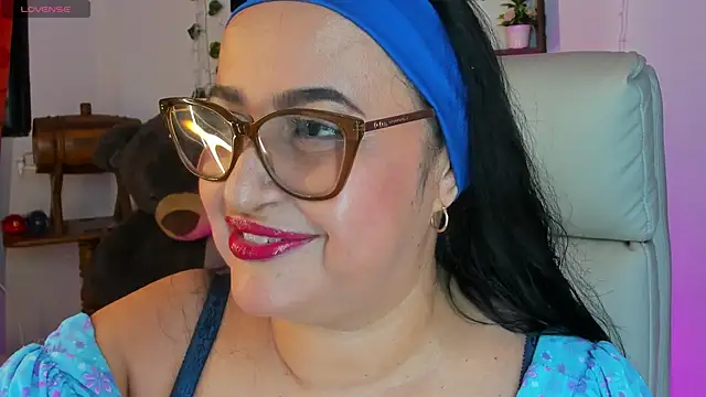 Gia Nahomi online show from 04/29/26, 10:27