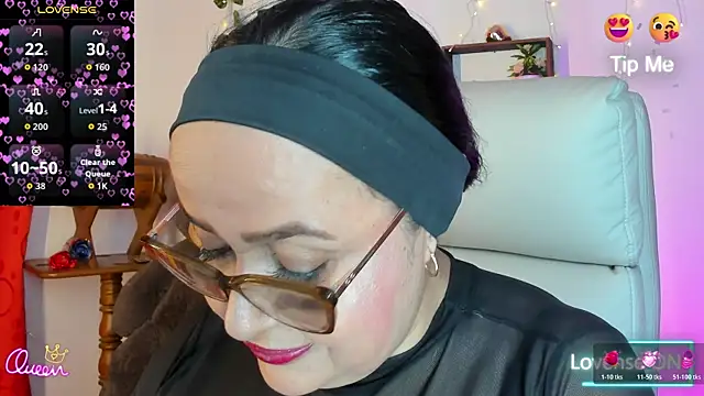 Gia Nahomi online show from 05/06/26, 11:10