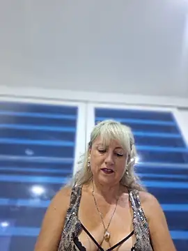 almaluna7 online show from 04/09/26, 11:43