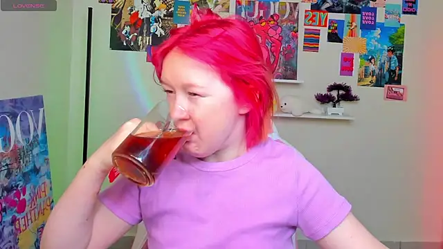 Sara Robinson online show from 03/18/25, 02:58