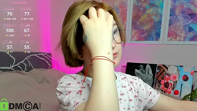 Sara Robinson online show from 10/22/25, 02:45