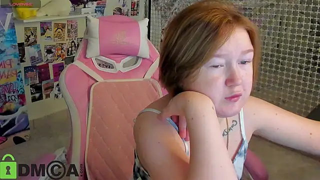 Sara Robinson online show from 11/10/25, 02:21