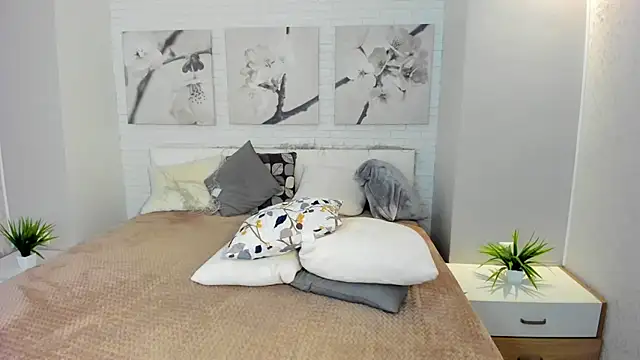 Tiffanyhunt online show from 01/21/25, 06:34