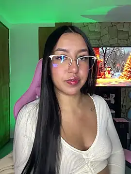 Tamara Roberts1 online show from 12/17/24, 03:28