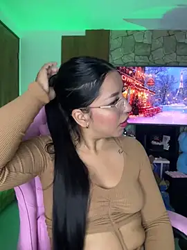 Tamara Roberts1 online show from 12/19/24, 05:07