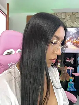 Tamara Roberts1 online show from 12/23/24, 08:14