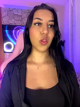 Tamara Roberts1 online show from 11/26/25, 02:01