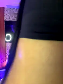 Tamara Roberts1 online show from 12/02/25, 01:33