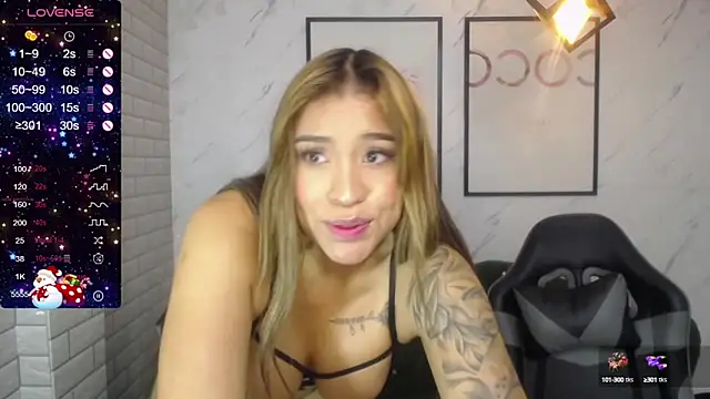 Snapshot of _Charlotte_v chatting on 01/04/25, 01:10 Charlotte v online show from 01/04/25, 01:10