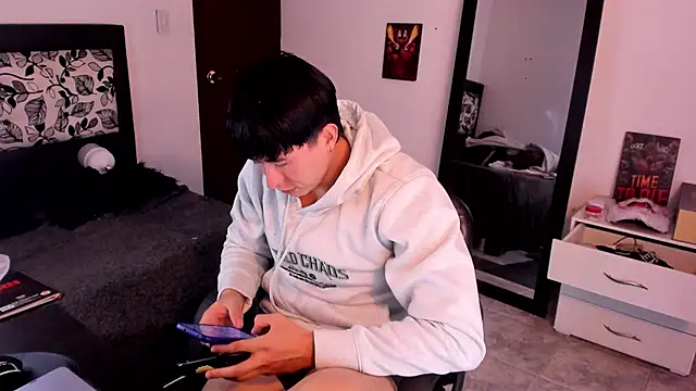 Snapshot of setsuna10 chatting on 03/19/25, 12:37 setsuna10 online show from 03/19/25, 12:37