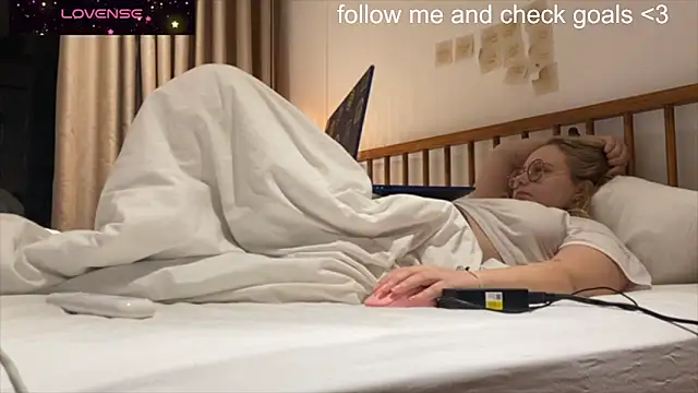 JacyWinslat online show from 12/22/25, 12:57