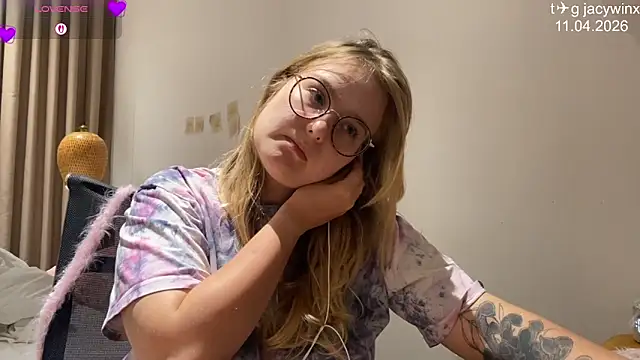 JacyWinslat online show from 04/11/26, 01:15