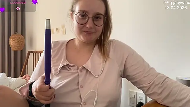 JacyWinslat online show from 04/13/26, 10:10