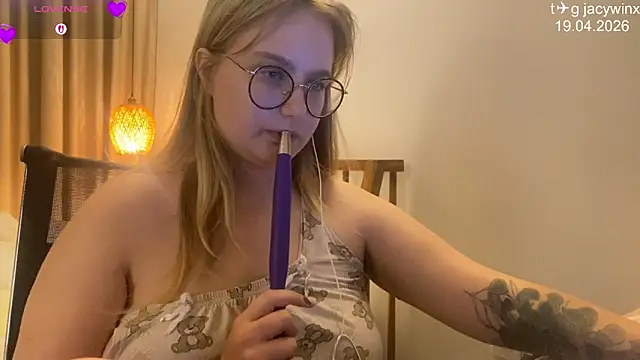 JacyWinslat online show from 04/19/26, 06:10