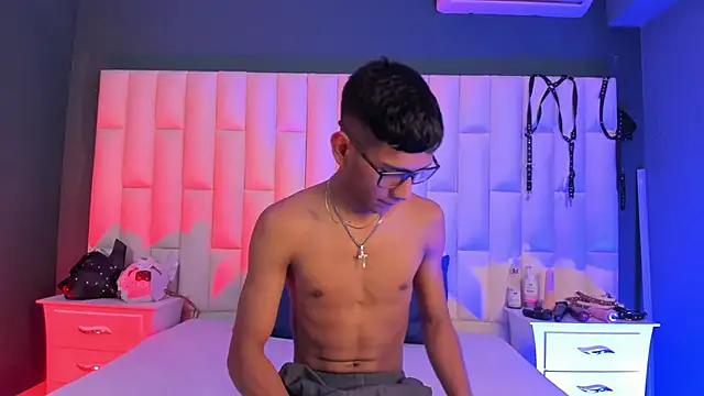 Snapshot of Nick_Collins18 chatting on 02/06/25, 06:35 Nick Collins18 online show from 02/06/25, 06:35