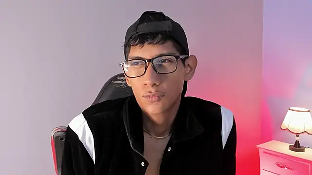 Snapshot of Nick_Collins18 chatting on 09/25/25, 07:17 Nick Collins18 online show from 09/25/25, 07:17