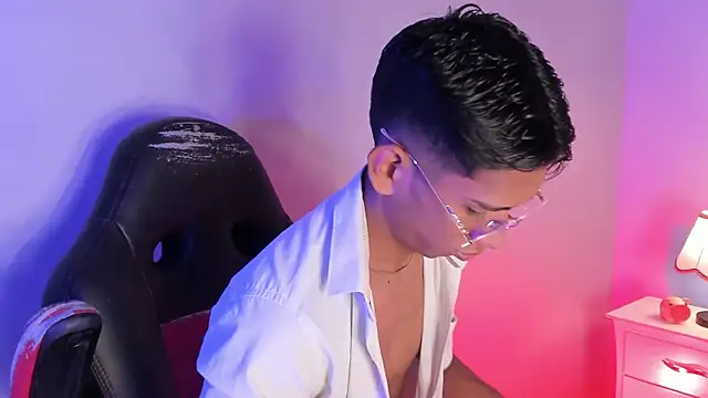 Snapshot of Nick_Collins18 chatting on 10/06/25, 09:45 Nick Collins18 online show from 10/06/25, 09:45