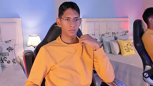 Snapshot of Nick_Collins18 chatting on 10/13/25, 05:35 Nick Collins18 online show from 10/13/25, 05:35