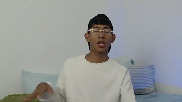 Snapshot of Nick_Collins18 chatting on 10/29/25, 08:32 Nick Collins18 online show from 10/29/25, 08:32