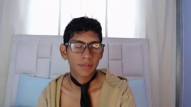 Snapshot of Nick_Collins18 chatting on 11/27/25, 06:10 Nick Collins18 online show from 11/27/25, 06:10