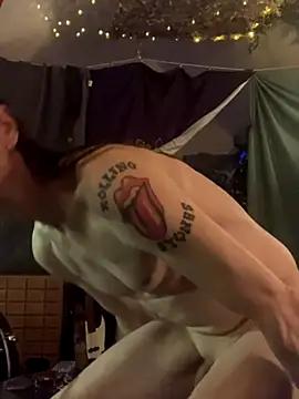 Snapshot of Sunking13cm chatting on 10/30/25, 07:03 Sunking13cm online show from 10/30/25, 07:03