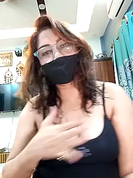 Cute-mona online show from 11/06/25, 10:38