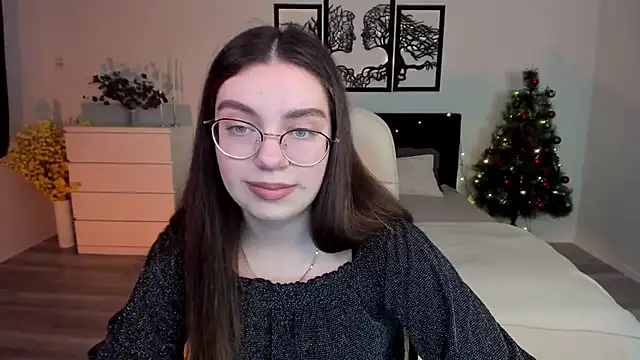 DaniellaLovely online show from 12/22/24, 11:22