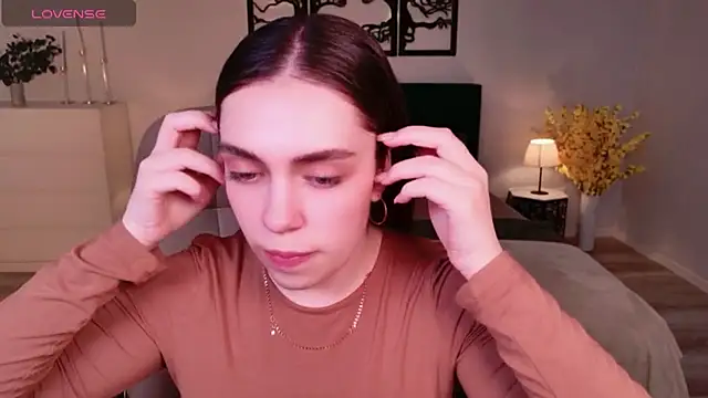 DaniellaLovely online show from 12/14/25, 11:04